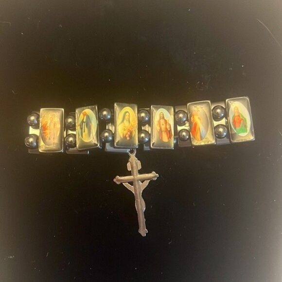Vintage Religious Themed Bracelet Cross and Portrait Panel Stretch - Picture 2 of 3